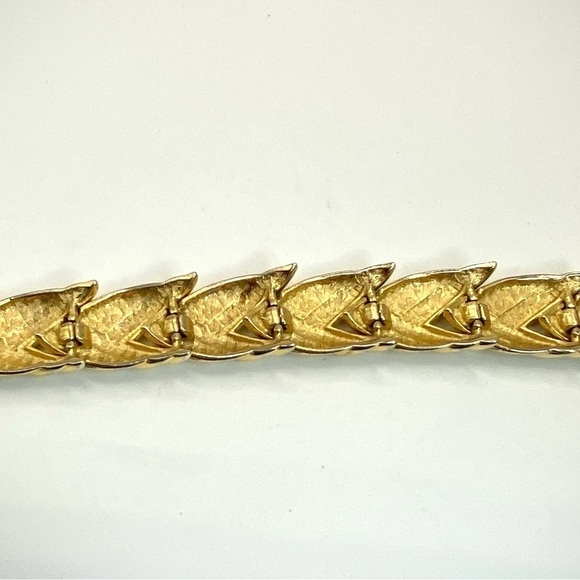 VINTAGE Givenchy RARE Gold Tone Bracelet & Post Earrings set - Picture 10 of 11